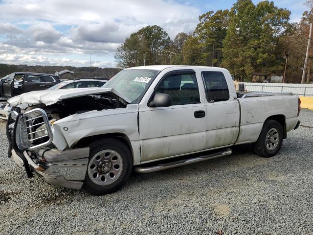 CHEVROLET SILVERADO 2004 with VIN 2GCEC19V441261188 - Photo from auction