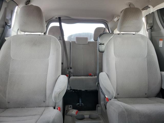 Photo 10 from auction – 2016 TOYOTA SIENNA LE with VIN 5TDKK3DC9GS741649