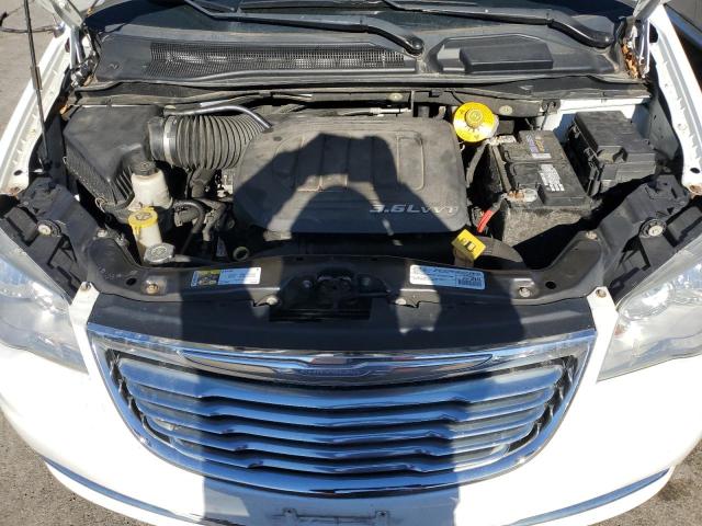 Photo 12 from auction – 2016 CHRYSLER TOWN & COU with VIN 2C4RC1BG9GR222003