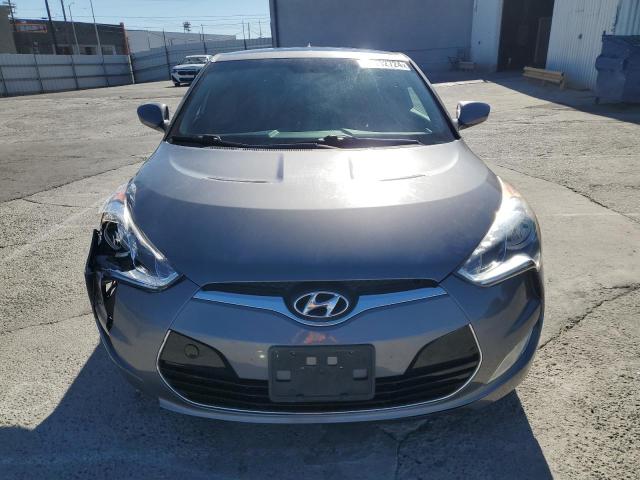 Photo 5 from auction – 2013 HYUNDAI VELOSTER with VIN KMHTC6AD4DU093995