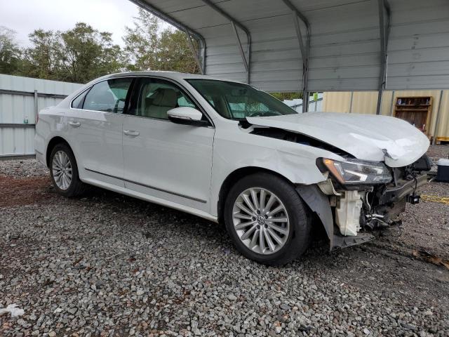 Photo 4 from auction – 2016 VOLKSWAGEN PASSAT SE with VIN 1VWBS7A38GC036822