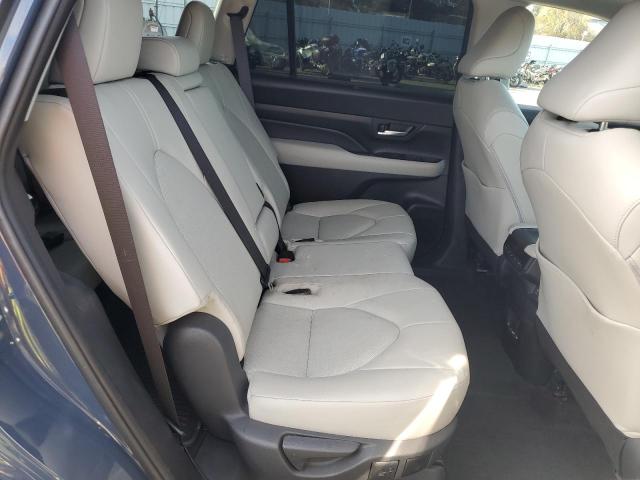 Photo 11 from auction – 2024 TOYOTA GRAND HIGH with VIN 5TDAAAB54RS013795
