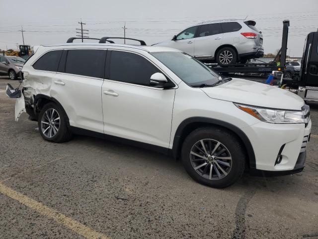 Photo 4 from auction – 2019 TOYOTA HIGHLANDER with VIN 5TDJZRFHXKS575248