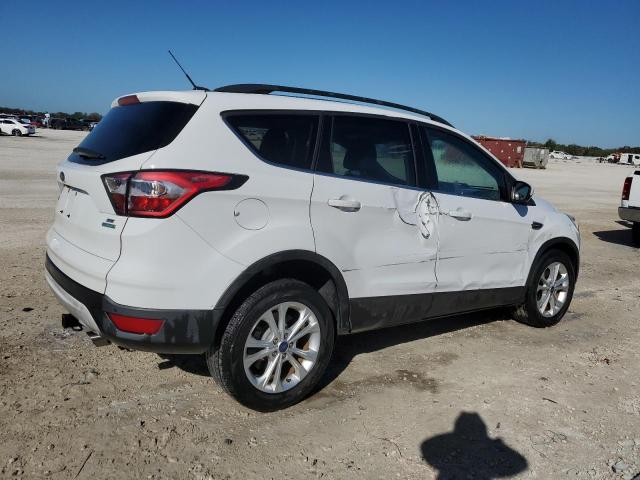 Photo 3 from auction – 2017 FORD ESCAPE SE with VIN 1FMCU0GD3HUC73220