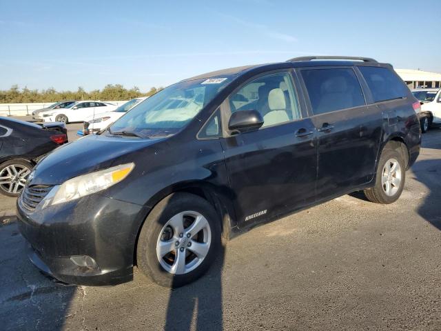 Photo 1 from auction – 2013 TOYOTA SIENNA LE with VIN 5TDKK3DC0DS310290