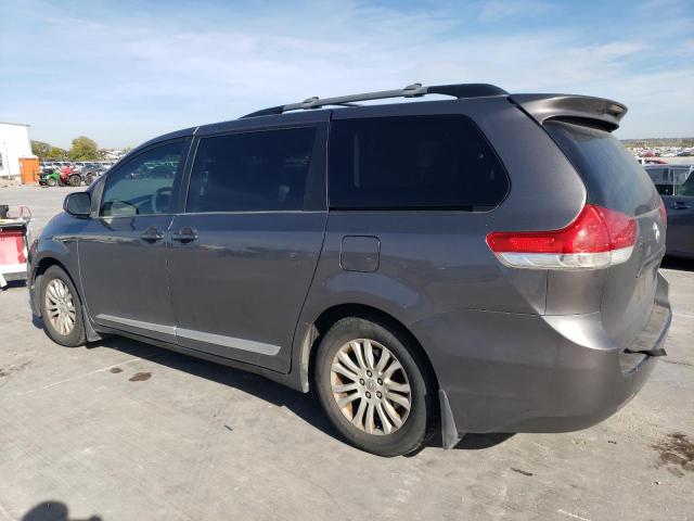 Photo 2 from auction – 2013 TOYOTA SIENNA XLE with VIN 5TDYK3DC4DS329645