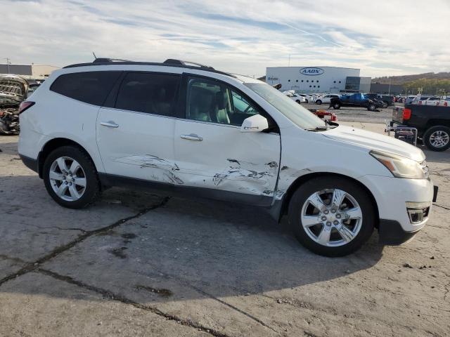 Photo 4 from auction – 2017 CHEVROLET TRAVERSE L with VIN 1GNKRGKD4HJ100719
