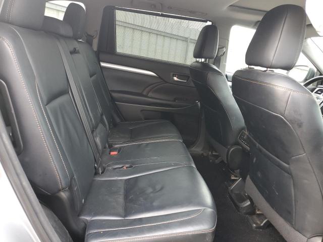 Photo 11 from auction – 2016 TOYOTA HIGHLANDER with VIN 5TDJKRFH0GS263287