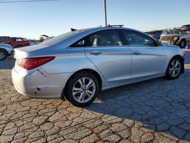 Photo 3 from auction – 2013 HYUNDAI SONATA SE with VIN 5NPEC4AC3DH648552