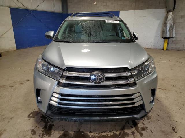 Photo 5 from auction – 2017 TOYOTA HIGHLANDER with VIN 5TDDZRFH2HS363529