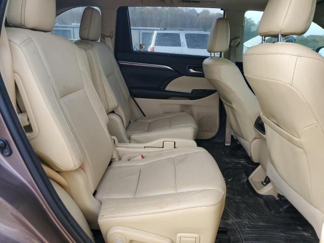 Photo 11 from auction – 2018 TOYOTA HIGHLANDER with VIN 5TDDZRFH4JS826650
