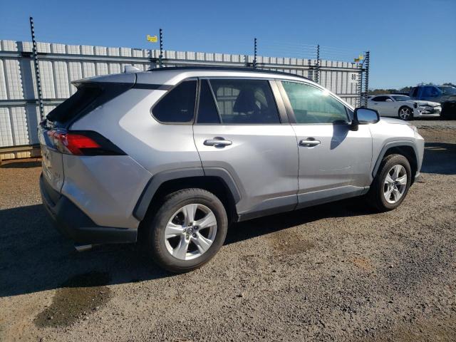 Photo 3 from auction – 2021 TOYOTA RAV4 XLE with VIN 2T3W1RFV3MC086132