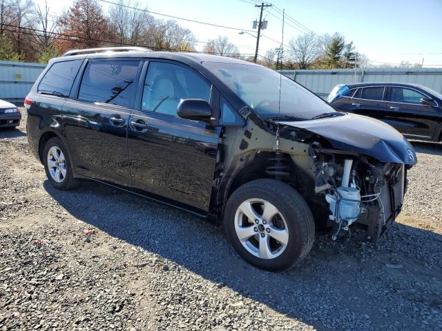Photo 4 from auction – 2013 TOYOTA SIENNA LE with VIN 5TDKK3DC5DS367164