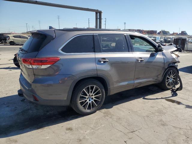 Photo 3 from auction – 2017 TOYOTA HIGHLANDER with VIN 5TDKZRFH7HS214329