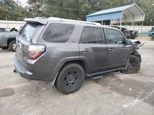 Photo 3 from auction – 2018 TOYOTA 4RUNNER SR with VIN JTEZU5JR4J5170268