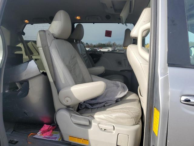 Photo 11 from auction – 2011 TOYOTA SIENNA XLE with VIN 5TDDK3DC3BS016842