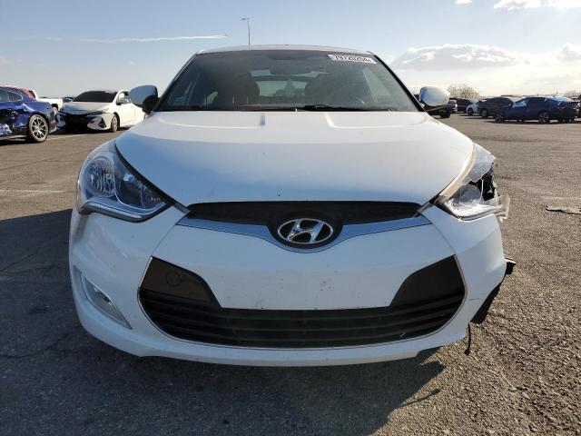 Photo 5 from auction – 2016 HYUNDAI VELOSTER with VIN KMHTC6AD6GU293913