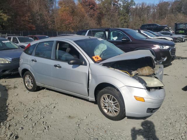 Photo 4 from auction – 2005 FORD FOCUS ZX5 with VIN 3FAFP37N15R130262