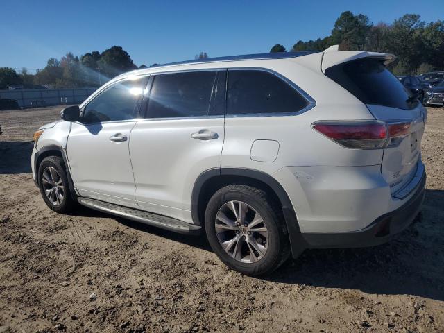 Photo 2 from auction – 2015 TOYOTA HIGHLANDER with VIN 5TDKKRFH5FS116529
