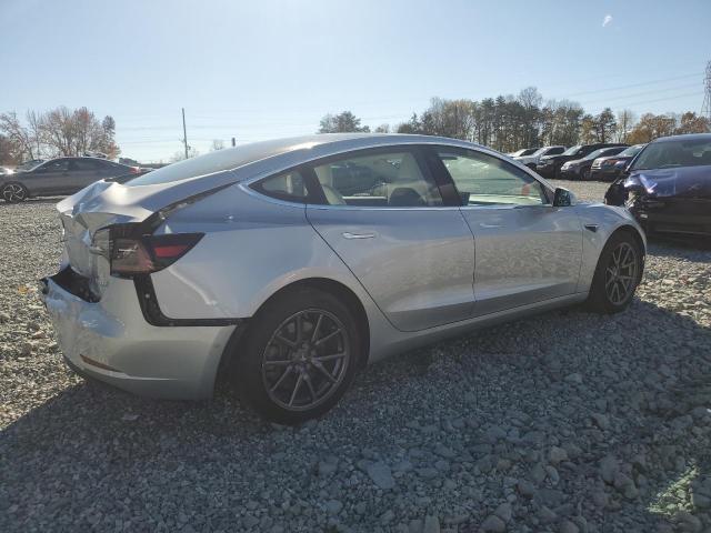 Photo 3 from auction – 2018 TESLA MODEL 3 with VIN 5YJ3E1EB9JF100227