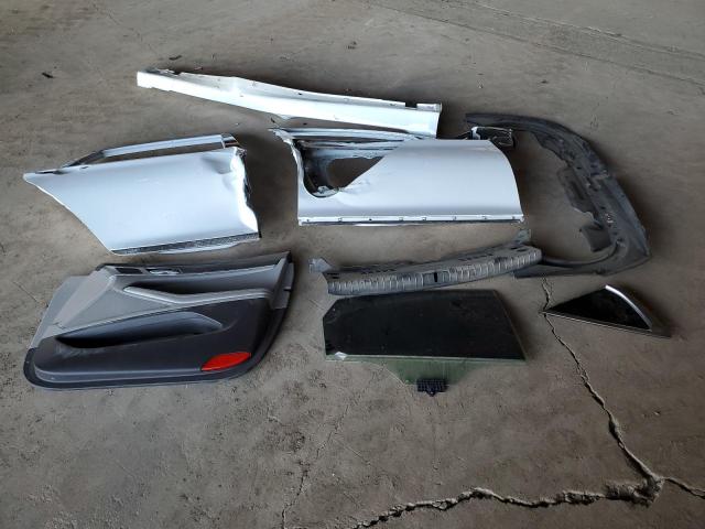 Photo 12 from auction – 2015 HYUNDAI GENESIS 3. with VIN KMHGN4JE5FU096917