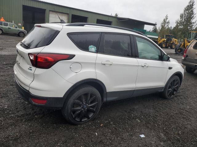 Photo 3 from auction – 2019 FORD ESCAPE SE with VIN 1FMCU9GD4KUB79939