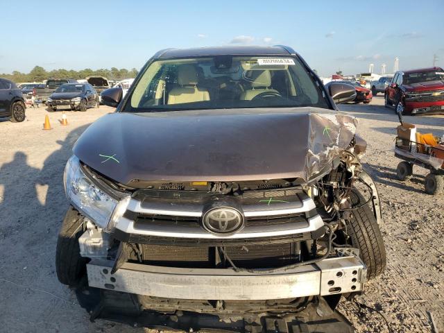 Photo 5 from auction – 2017 TOYOTA HIGHLANDER with VIN 5TDKZRFH3HS222900