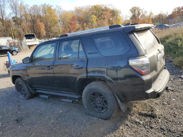Photo 2 from auction – 2018 TOYOTA 4RUNNER SR with VIN JTEBU5JR9J5516817