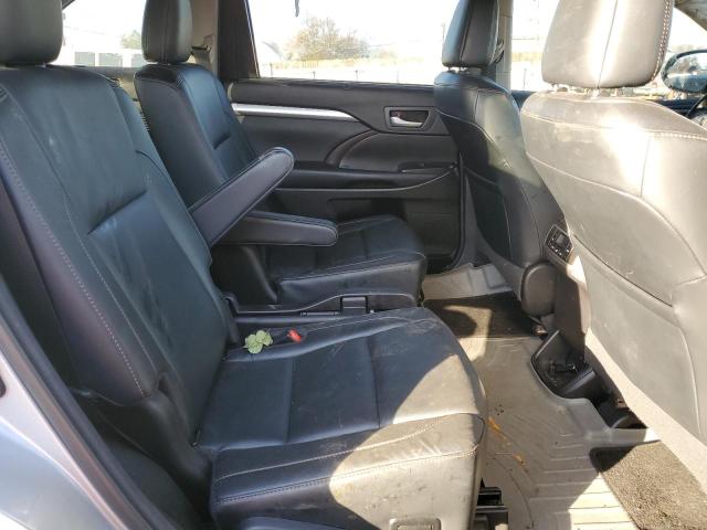 Photo 11 from auction – 2018 TOYOTA HIGHLANDER with VIN 5TDJZRFH4JS529736