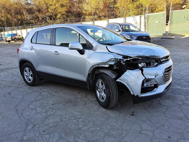 Photo 4 from auction – 2019 CHEVROLET TRAX LS with VIN 3GNCJNSB2KL296318