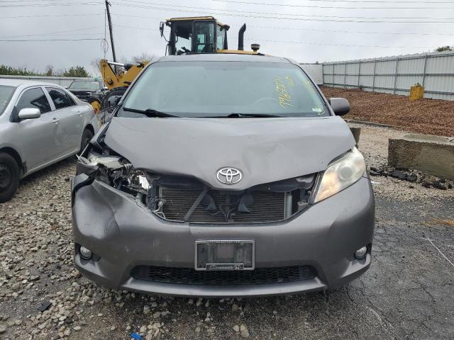 Photo 5 from auction – 2011 TOYOTA SIENNA XLE with VIN 5TDYK3DCXBS146859