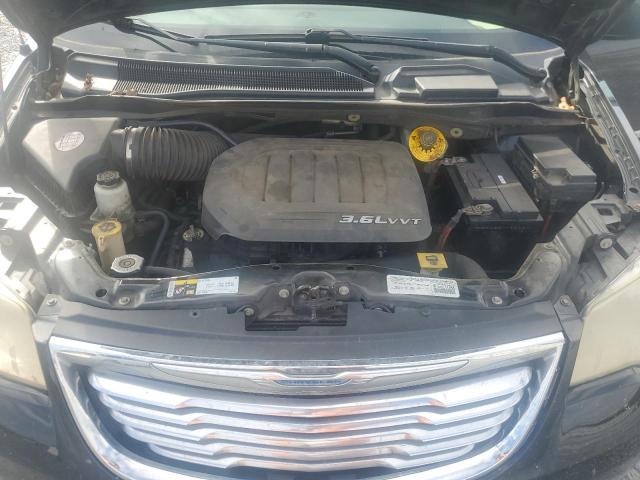 Photo 12 from auction – 2015 CHRYSLER TOWN & COU with VIN 2C4RC1BG1FR551986