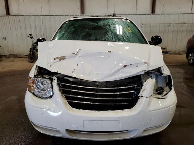 Photo 5 from auction – 2007 CHRYSLER TOWN & COU with VIN 2A4GP54L37R141599