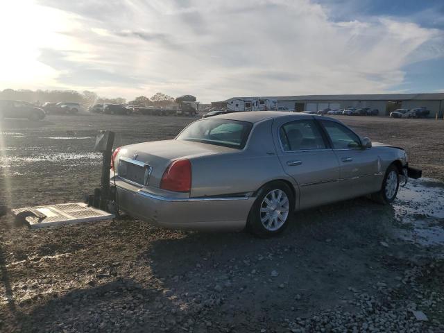 Photo 3 from auction – 2010 LINCOLN TOWN CAR S with VIN 2LNBL8CV9AX615702