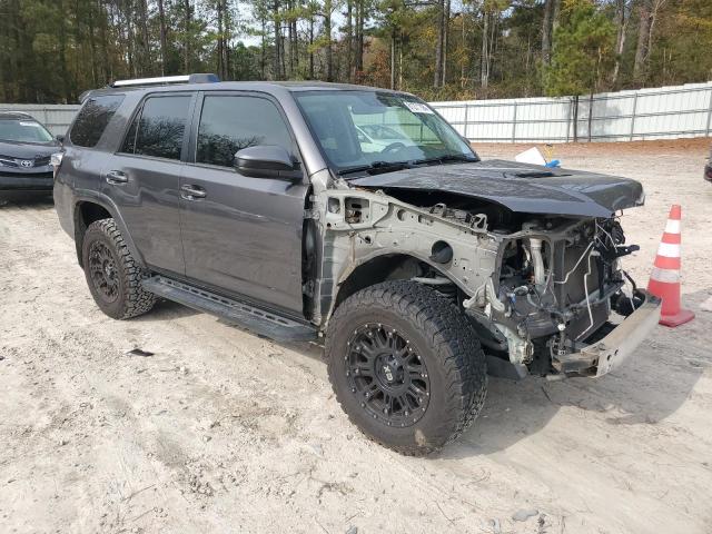 Photo 4 from auction – 2015 TOYOTA 4RUNNER SR with VIN JTEBU5JR1F5265539
