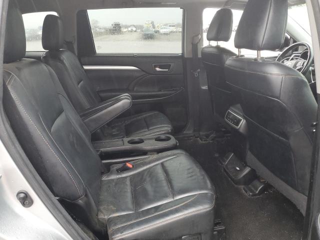 Photo 11 from auction – 2017 TOYOTA HIGHLANDER with VIN 5TDJZRFH8HS520788