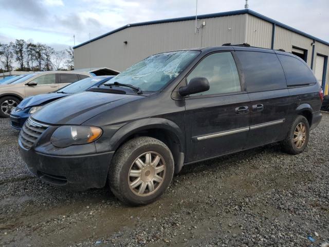 Photo 1 from auction – 2005 CHRYSLER TOWN & COU with VIN 2C8GP54L75R513933