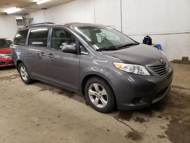 Photo 4 from auction – 2017 TOYOTA SIENNA LE with VIN 5TDKZ3DC2HS845736