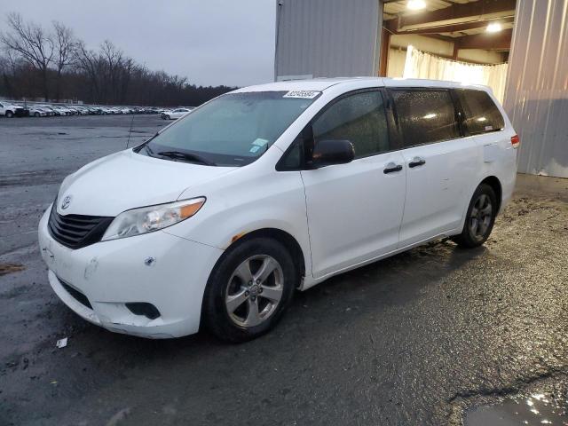 TOYOTA SIENNA 2011 with VIN 5TDZK3DC5BS090673 - Photo from auction