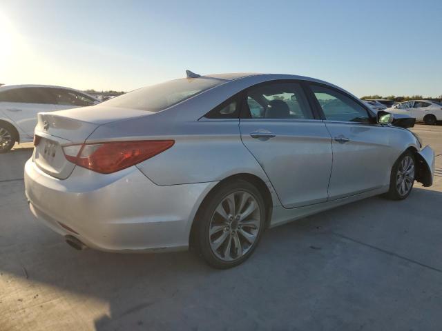 Photo 3 from auction – 2011 HYUNDAI SONATA SE with VIN 5NPEC4AC5BH068670