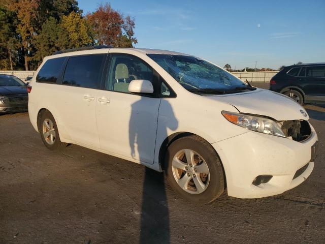 Photo 4 from auction – 2015 TOYOTA SIENNA LE with VIN 5TDKK3DC9FS548156