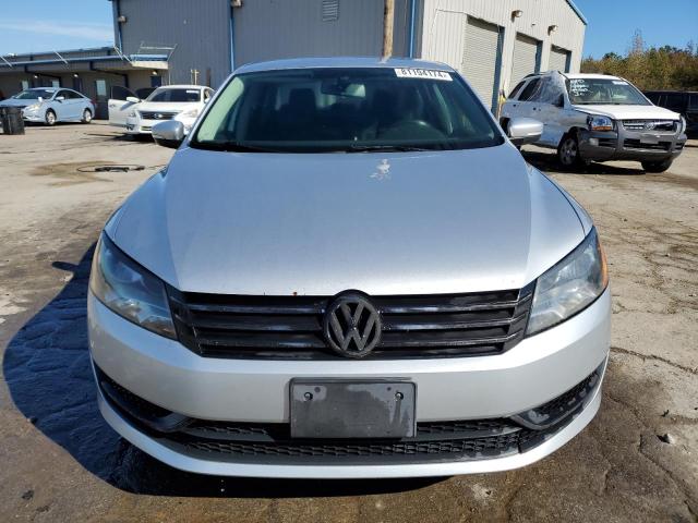 Photo 5 from auction – 2014 VOLKSWAGEN PASSAT S with VIN 1VWAT7A37EC033254