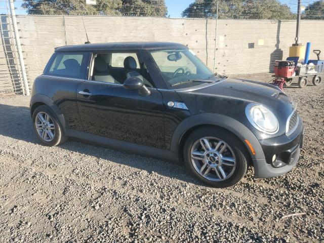 Photo 4 from auction – 2012 MINI COOPER S with VIN WMWSV3C52CT386326