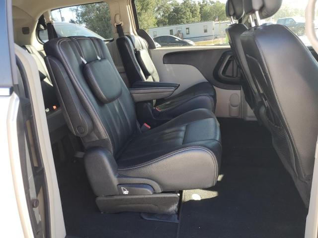 Photo 11 from auction – 2014 CHRYSLER TOWN & COU with VIN 2C4RC1BGXER381500