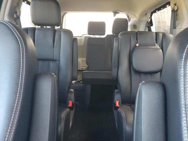 Photo 10 from auction – 2016 CHRYSLER TOWN & COU with VIN 2C4RC1BG0GR174567