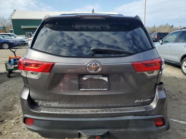 Photo 6 from auction – 2018 TOYOTA HIGHLANDER with VIN 5TDJZRFH4JS875107