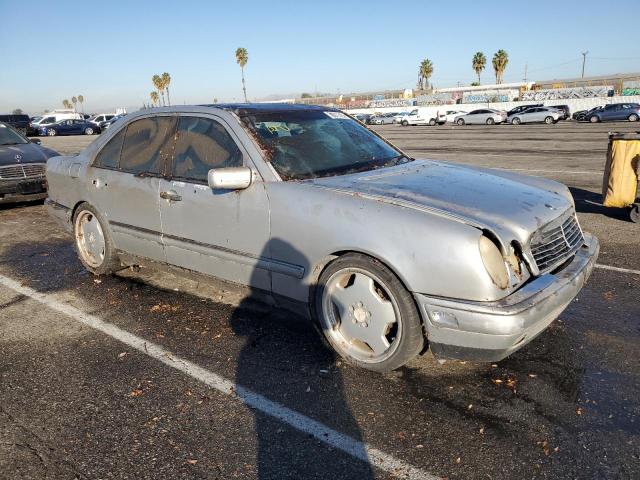Photo 4 from auction – 1997 MERCEDES-BENZ E 420 with VIN WDBJF72F7VA453786