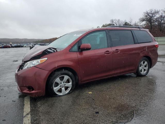 Photo 1 from auction – 2017 TOYOTA SIENNA LE with VIN 5TDKZ3DC8HS803040