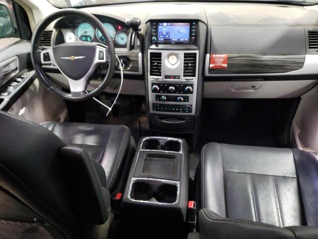 Photo 8 from auction – 2010 CHRYSLER TOWN & COU with VIN 2A4RR5D19AR286610