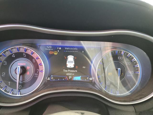 Photo 9 from auction – 2017 CHRYSLER 300 LIMITE with VIN 2C3CCARG9HH637541
